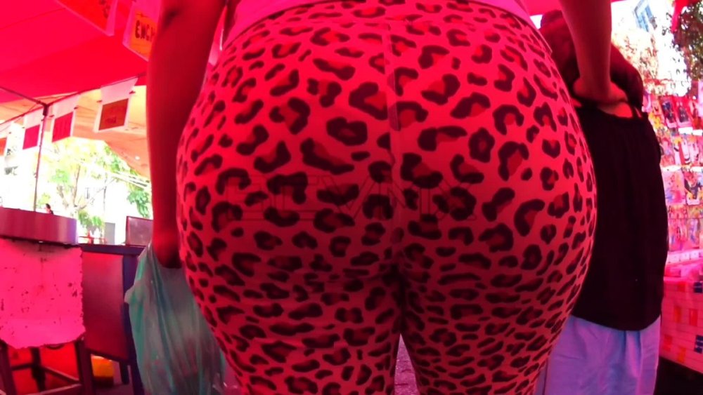 leopard moving big ass.mp4_9996.jpg