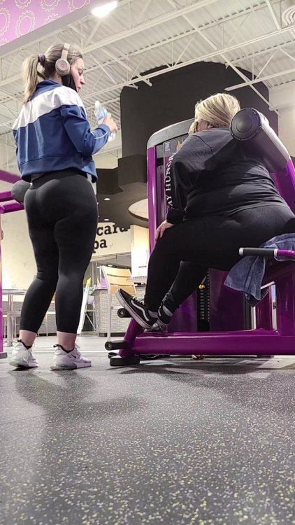 CurvyFineGilf.mp4_snapshot_01.12_[2022.12.02_10.59.05].jpg