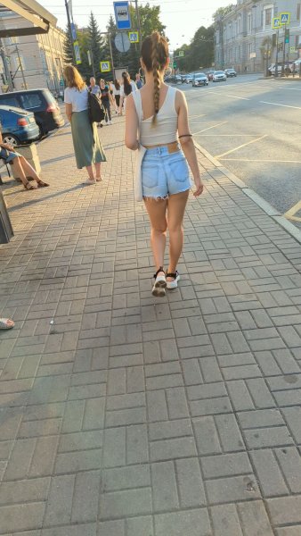 2022-08-19 shot jeans shorts.mp4_snapshot_00.21.914.jpg