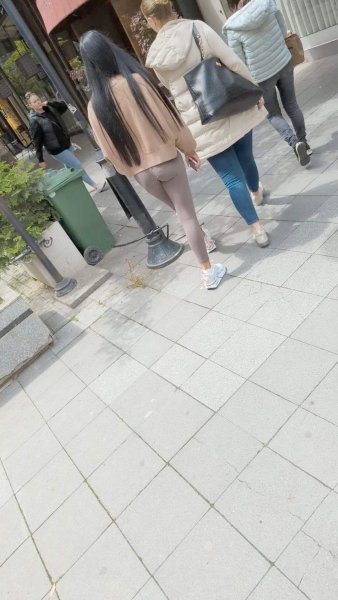 siny sexy tight leggings bubble butt on streets.mp4_snapshot_00.14.000.jpg