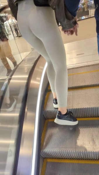 round bubble butt definition, fantastic babe.mp4_snapshot_00.22.960.jpg