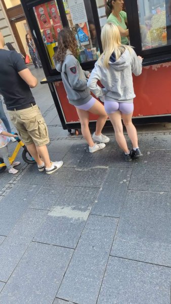 !!! simply no need to wear anything, double trouble pink shorts.. no words.mp4_snapshot_02.07.00 (1).jpg