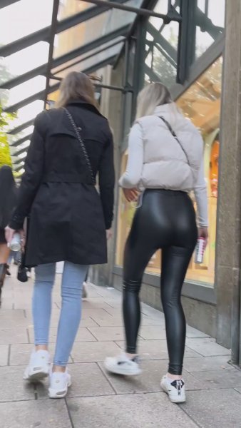 effectWetlookbyLloyd.mp4_20230311_164352_544.jpg.d1d1c567d588175b1f21d9e232d6415a.jpg