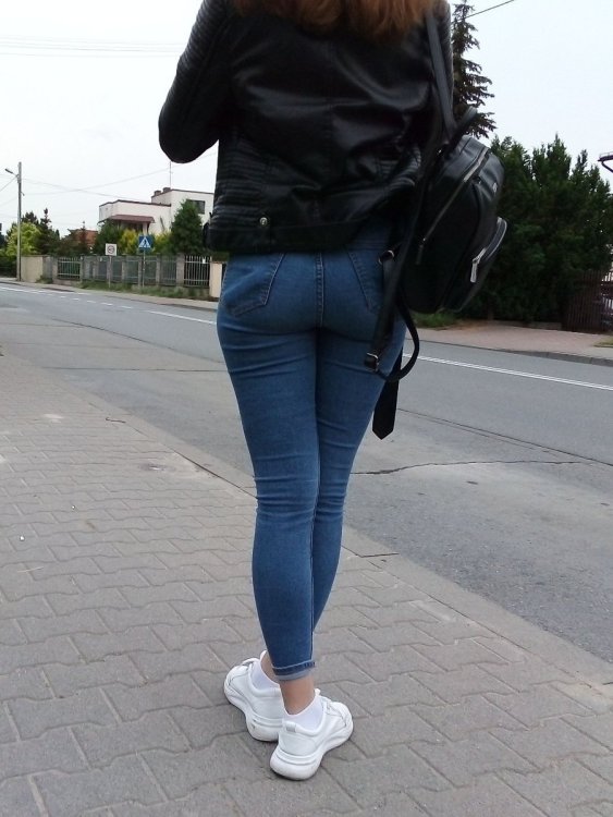 2137750773.jpg