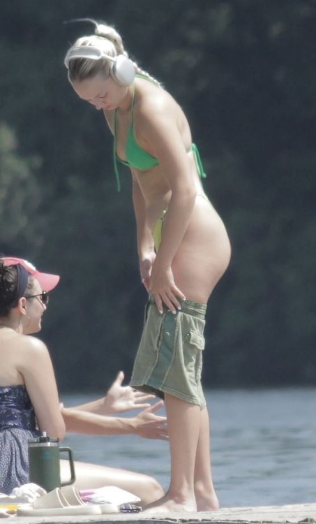 blond_braids_green_bikini-12.JPG