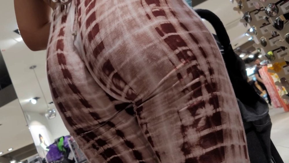 cap_young-milf-duo-d0D3a9xX_00_03_44_05.jpg