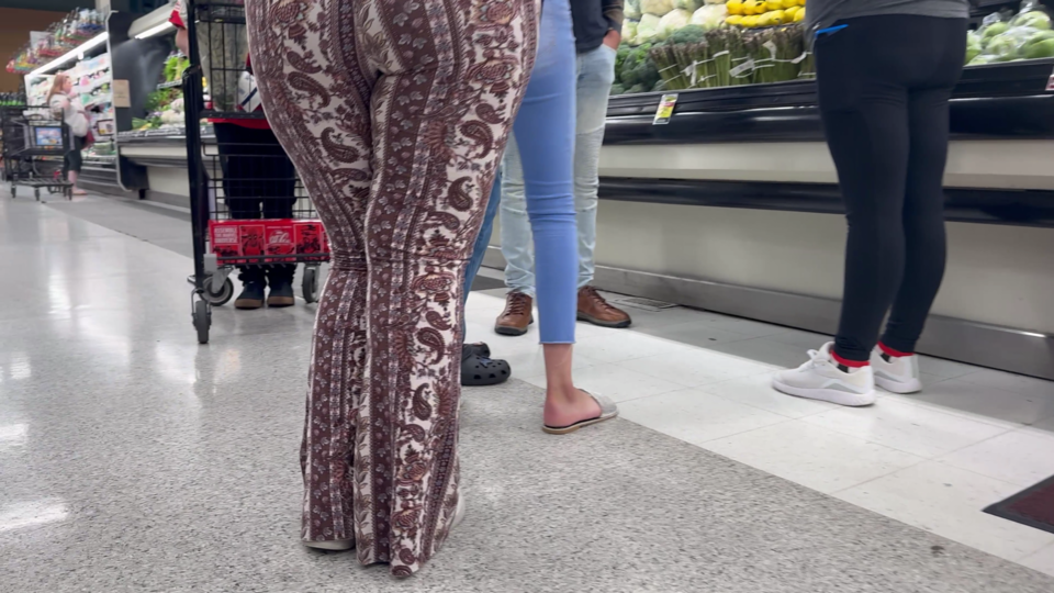 latina teen ass in forbidden pants_1.png