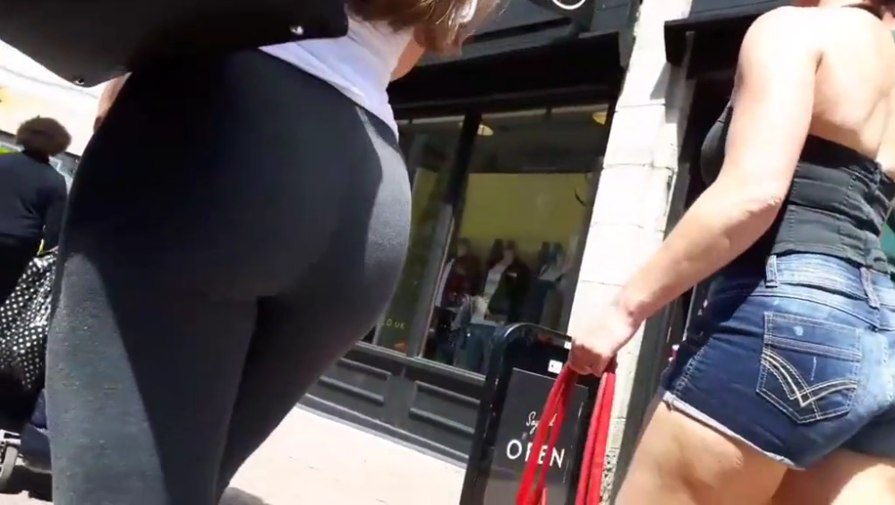 Amazingass_greyleggings_2.thumb.png.d0463c177062b7c2571390a90c7fa5d9.png