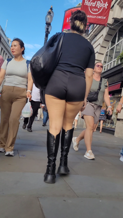 Ass In boots 4k_2.png