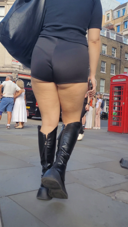 Ass In boots 4k_3.png