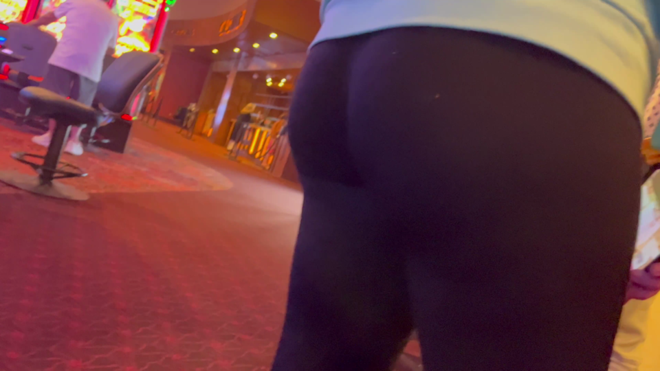 Beautifulmilfwithhugeassinleggings_1.png.3fc4a4509fd4792545d3675494ec0c8a.png
