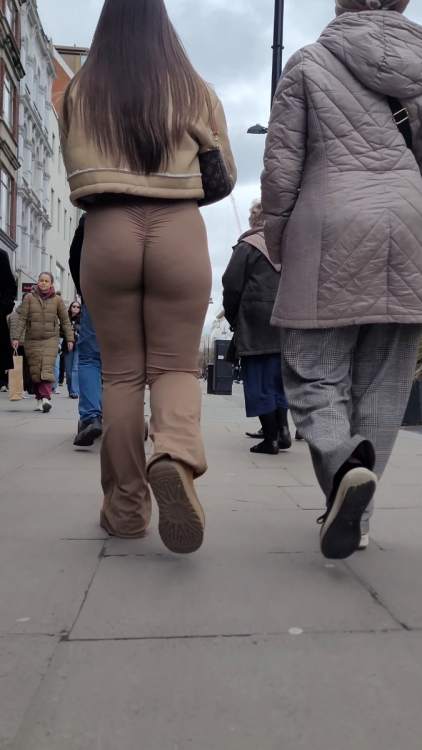 Beige wedge 4k_2.png
