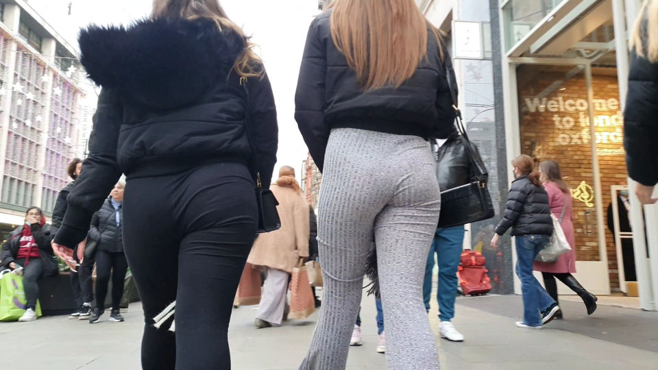 Grey leggings jiggle 4k_2.png