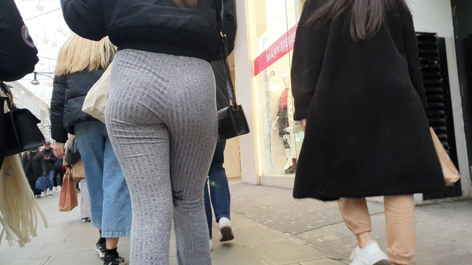 Grey leggings jiggle 4k_3.png