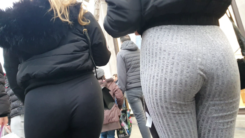 Grey leggings jiggle 4k_4.png