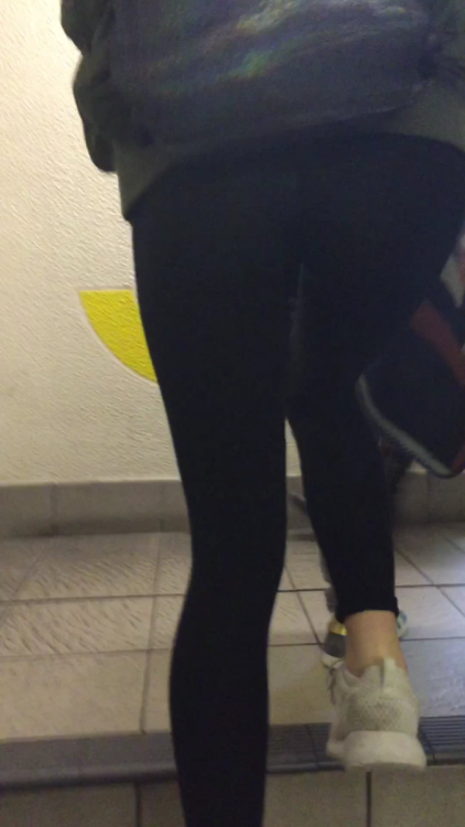 Skinny but nice butt_2.png