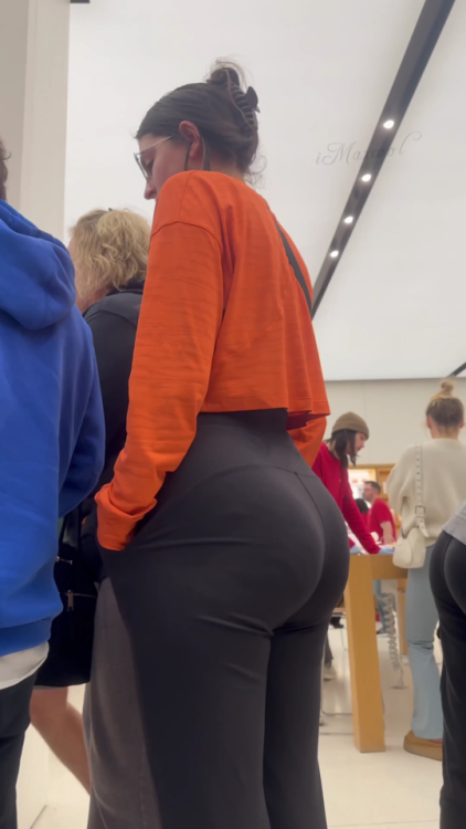firm ass in tight leggings bubble_2.png