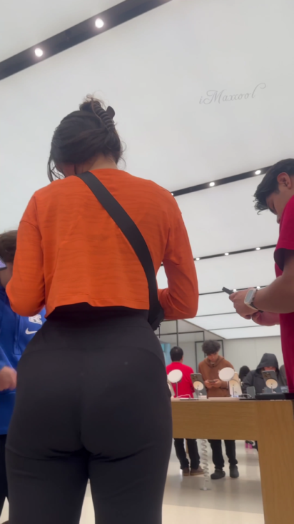 firm ass in tight leggings bubble_4.png