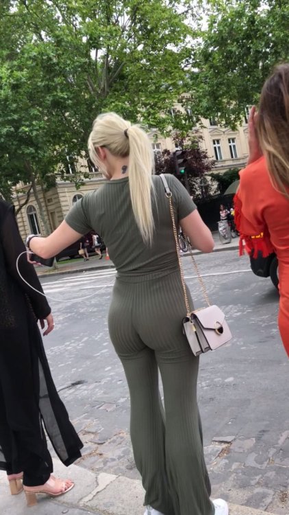 Blonde Jiggling Ass In Green Pants VPL - NICEUPSKIRT.mp4_snapshot_02.48.000.jpg
