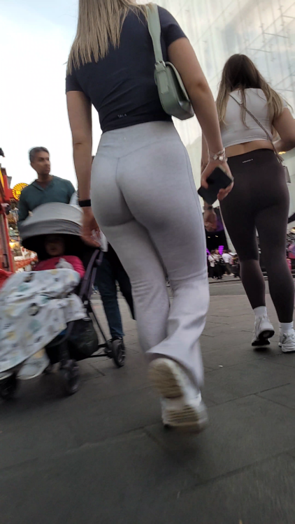 Grey pants PAWG 4K_2.png