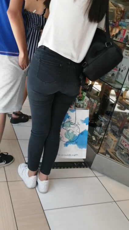 Sexy latina in tight jeans ass-1080p_2.png