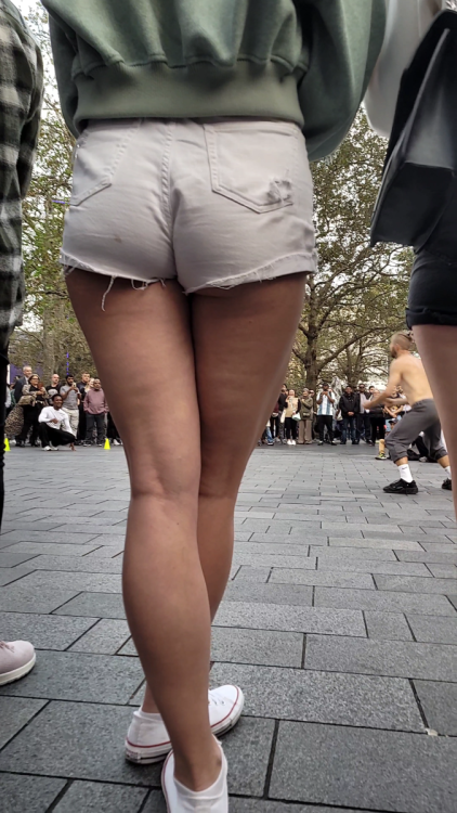 Spilling cheeks 4k_1.png
