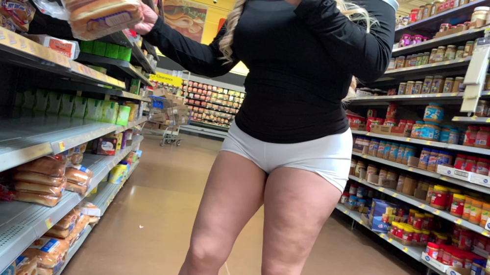 MILF booty in short shorts_1.png