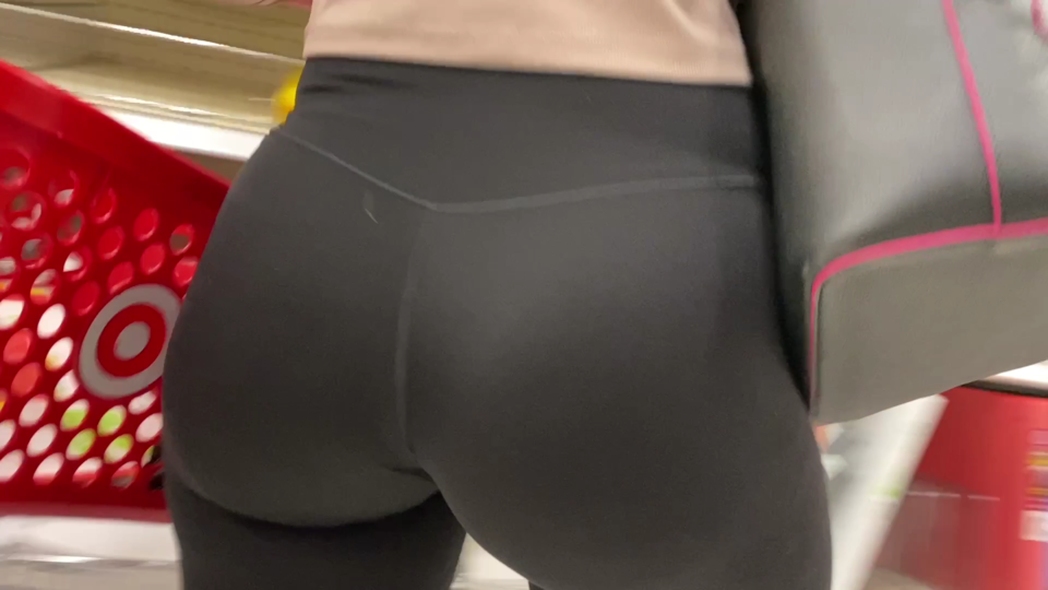CollegePlumpAssBlonde_6.png.6baaa5dbdedbfa4aac4bb1dc82c02811.png