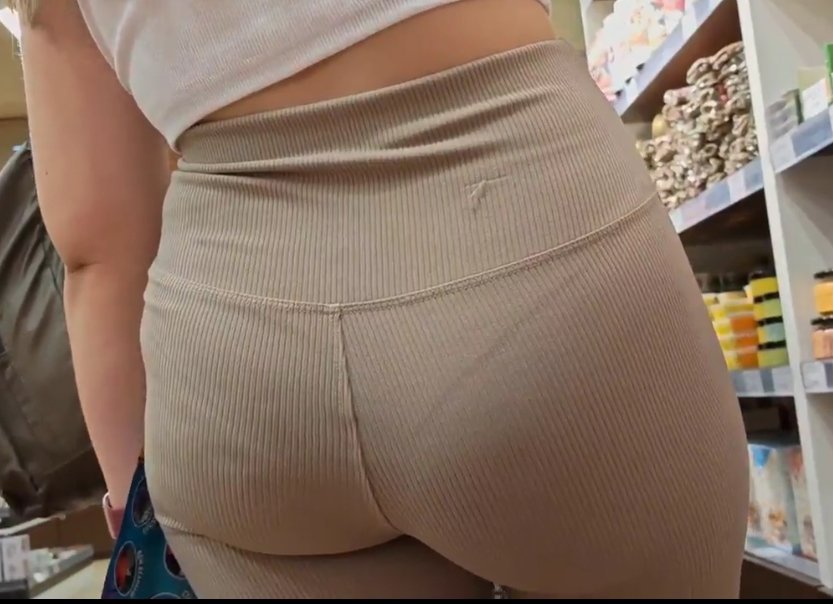 2024-12-0717_22_00-booty_720.mp4-PotPlayer.jpg.da2967905eaca16d138680c40037db0a.jpg