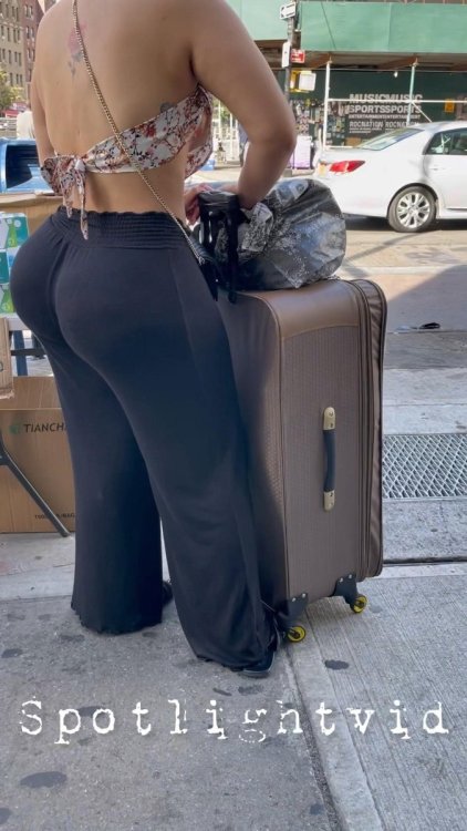 huge_pawg_seethrough_pants_shooter_right.mp4_snapshot_02_35_561.thumb.jpg.5fa35c59b1be04a2fb86ce95b6352f4a.jpg