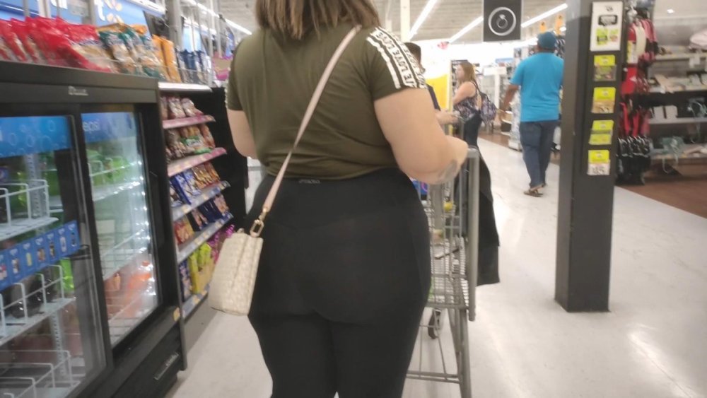 hugepawg.mp4_snapshot_00_03_593.thumb.jpg.8a0077336345937f5a44df2d21f533ab.jpg
