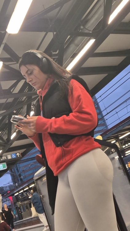 20251112201323.thumb.jpg.5f1be7061ac4f4bf21cf086f0ae529ed.jpg