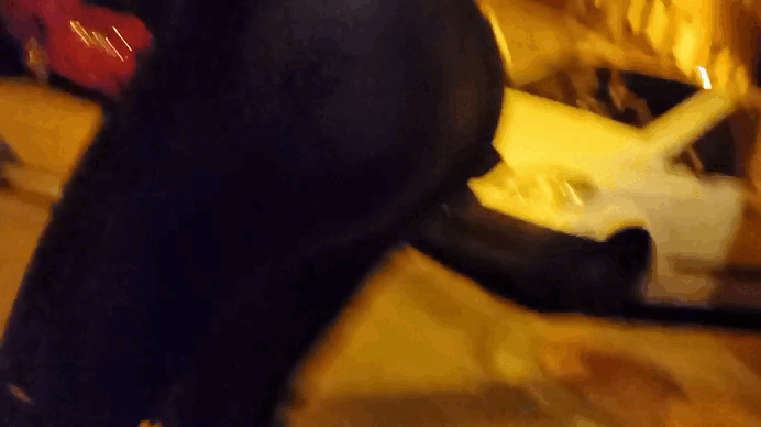 Candid(3).gif.d05fe13a4581e363bb3d0b216402f2a4.gif