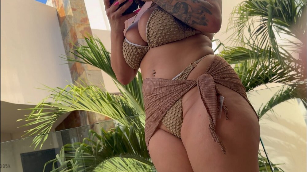 Amazing_Big_Tits_and_Body.mp4_snapshot_00_00_571.thumb.jpg.2fbe1ee6786d7bbfaf61cde3db7f5eea.jpg
