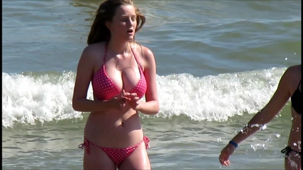 Busty Teen Beachy.mp4_000123357.jpg